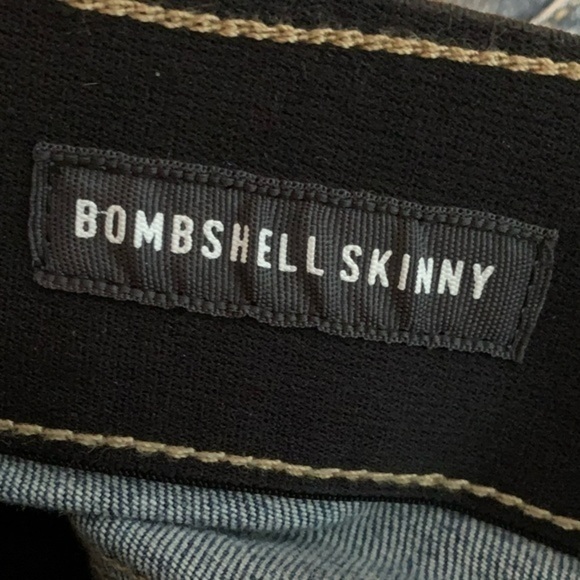 TORRID BOMBSHELL SKINNY PREMIUM STRETCH DARK WASH - Picture 4 of 6